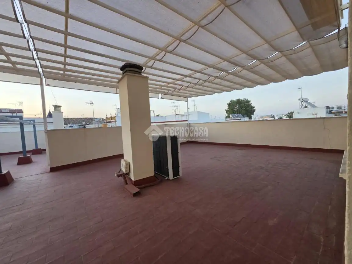 Terraza de Piso en venta en Sevilla con Aire acondicionado