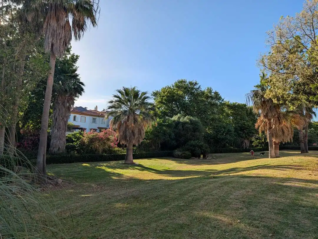Jardín de Casa adosada de alquiler en La Línea de la Concepción con Aire acondicionado, Calefacción y Jardín privado