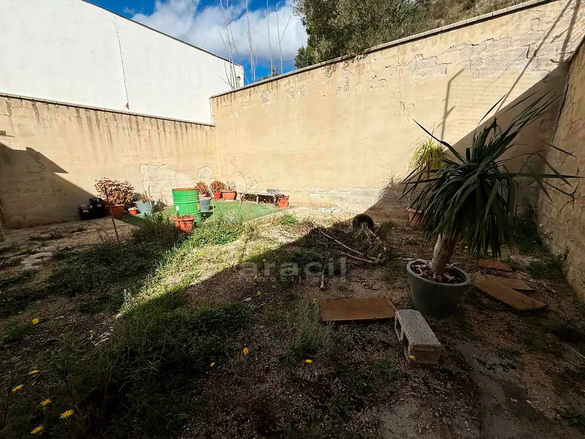 Jardín de Nave industrial en venta en Alcoy / Alcoi