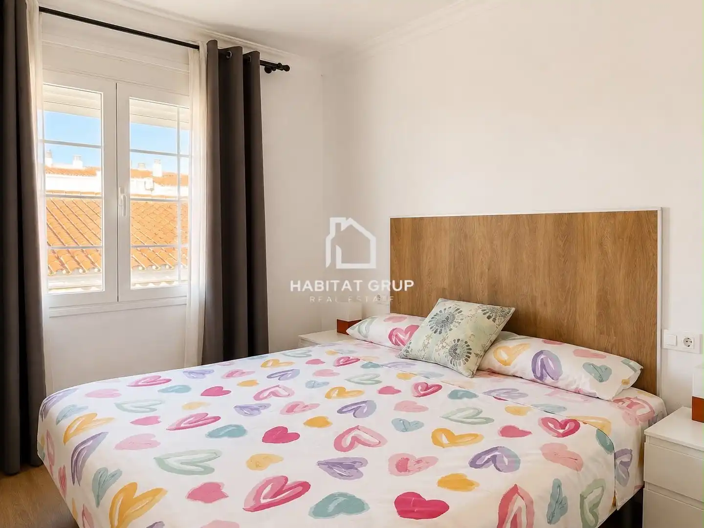 Bedroom of Flat for sale in Es Castell  with Air Conditioner and Terrace