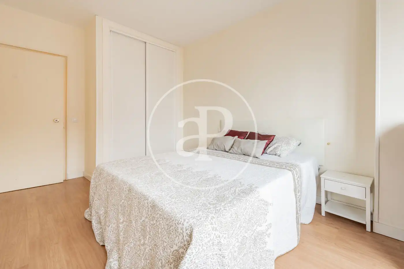 Habitación de Piso en venta en Madrid con Aire acondicionado y Calefacción