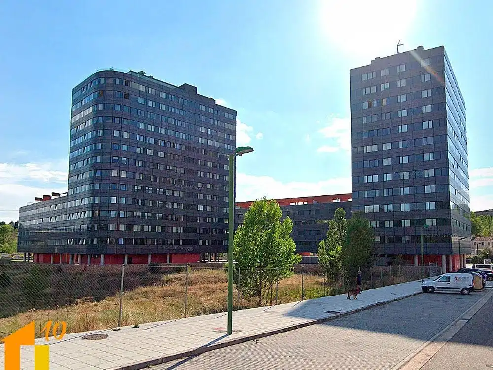 Vista exterior de Piso de alquiler en Burgos con Calefacción y Trastero