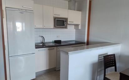 Cuina de Apartament de lloguer en Bormujos amb Aire condicionat, Parquet i Moblat