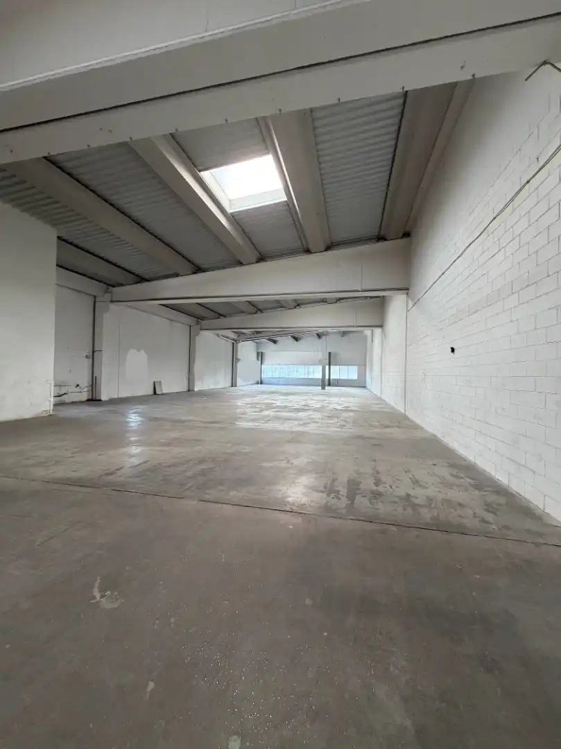 Industrial building for sale in Carrer de Saturn 55