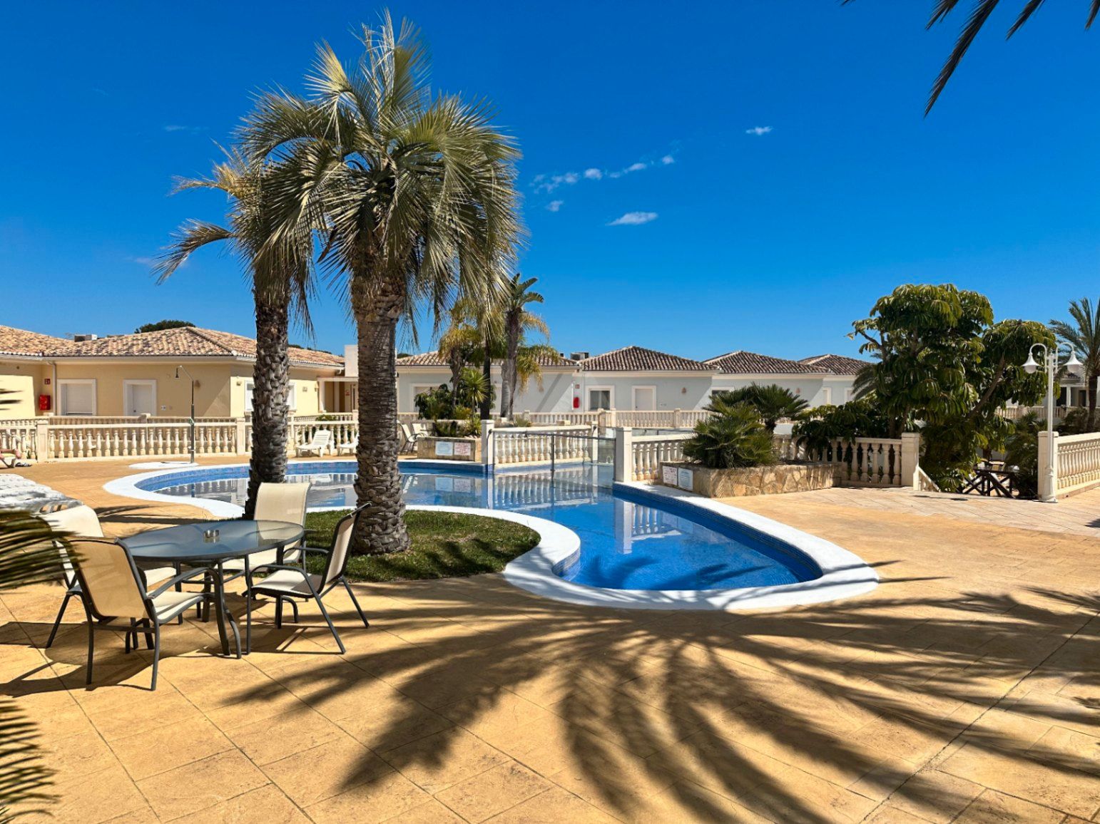 Piscina de Apartament en venda en Benissa amb Aire condicionat, Calefacció i Jardí privat