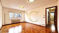 Sala d'estar de Pis en venda en Oviedo  amb Calefacció i Traster