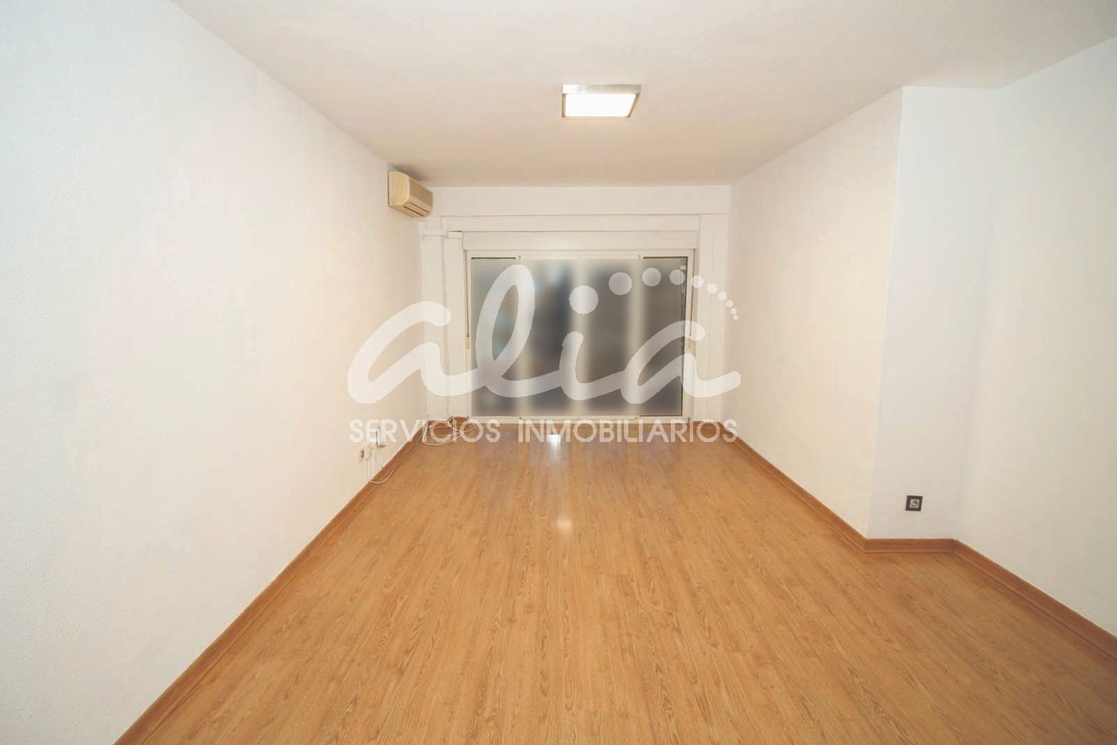Flat to rent in Zona Centro - Ayuntamiento