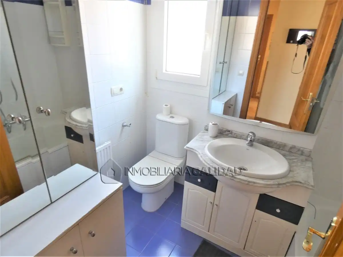 Bathroom of Flat for rent in Burgos  with Heating, Terrace and Furnished