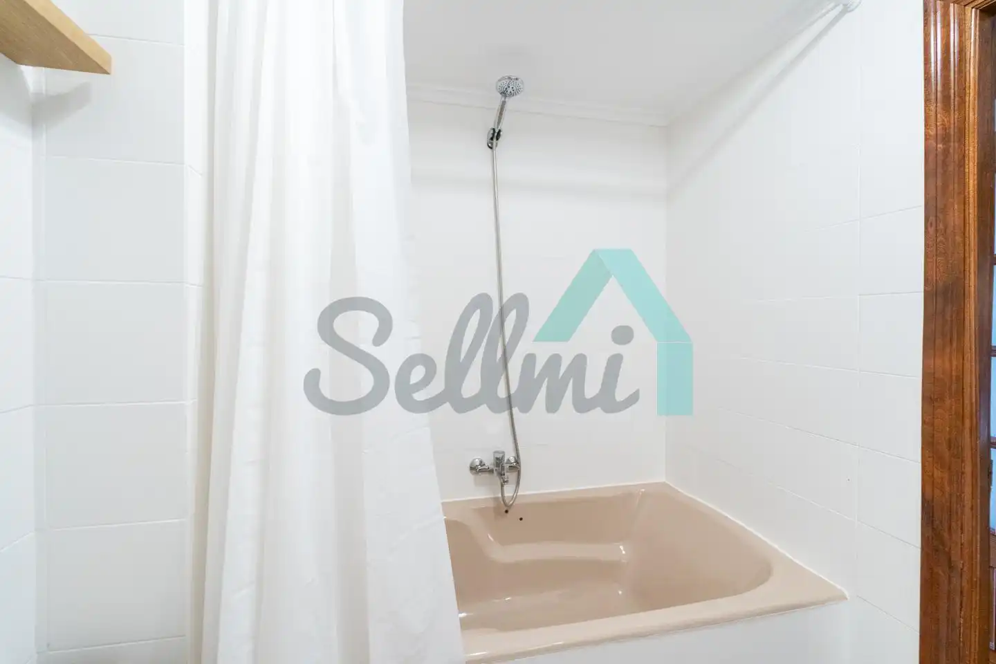 Badezimmer von Wohnung zur Miete in Oviedo  mit Heizung, Parkett und Möbliert