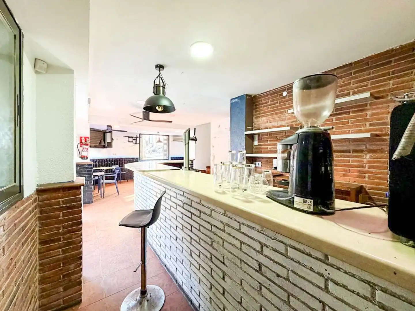 Commercial properties for sale in Barcelona  with Air Conditioner and Heating