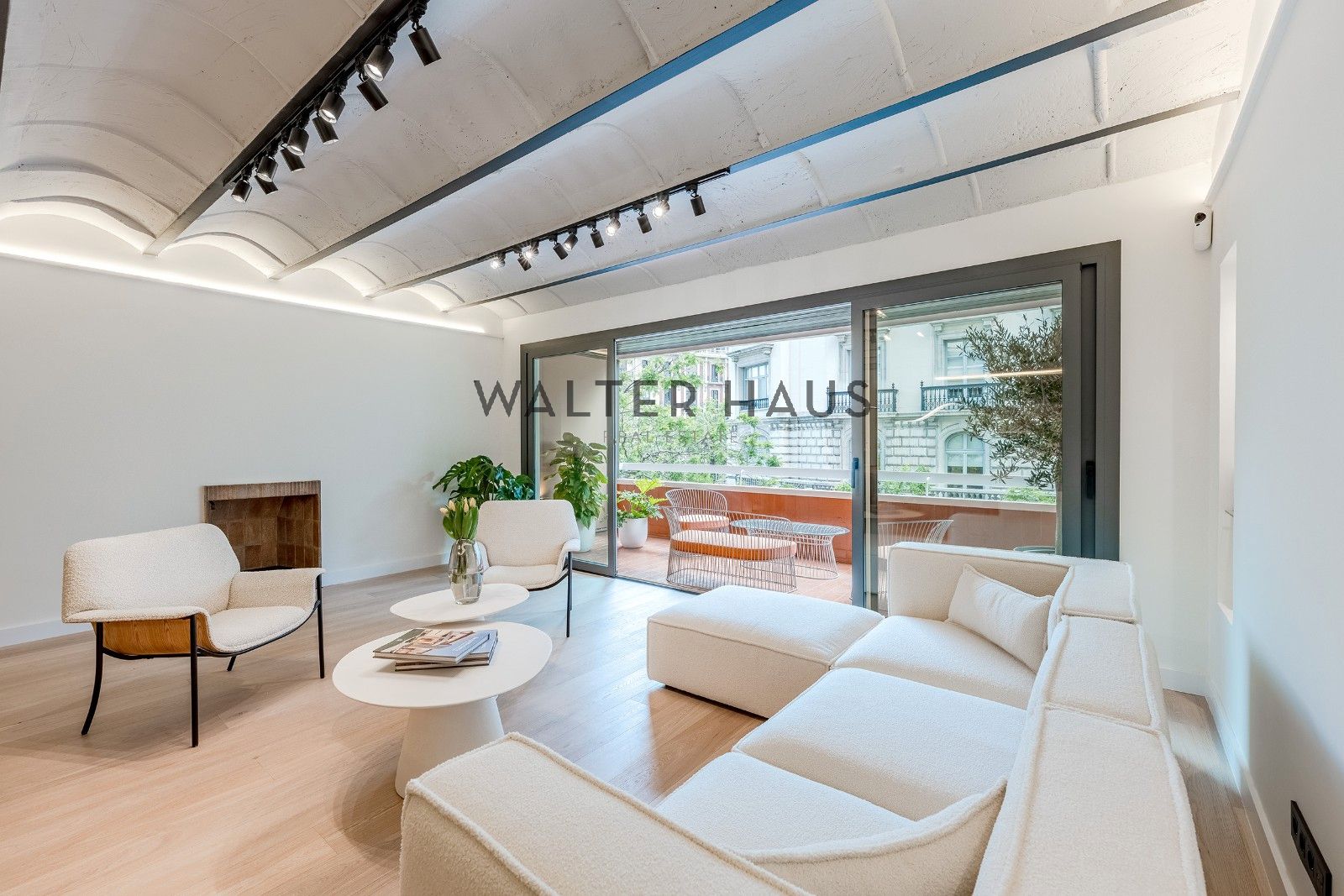 Living room of Flat for sale in  Barcelona Capital  with Air Conditioner, Heating and Terrace