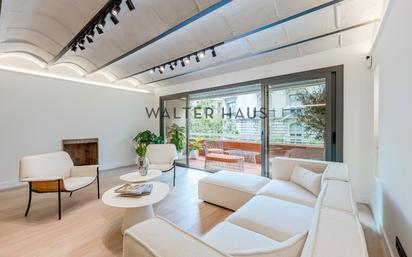 Living room of Flat for sale in  Barcelona Capital  with Air Conditioner, Heating and Terrace