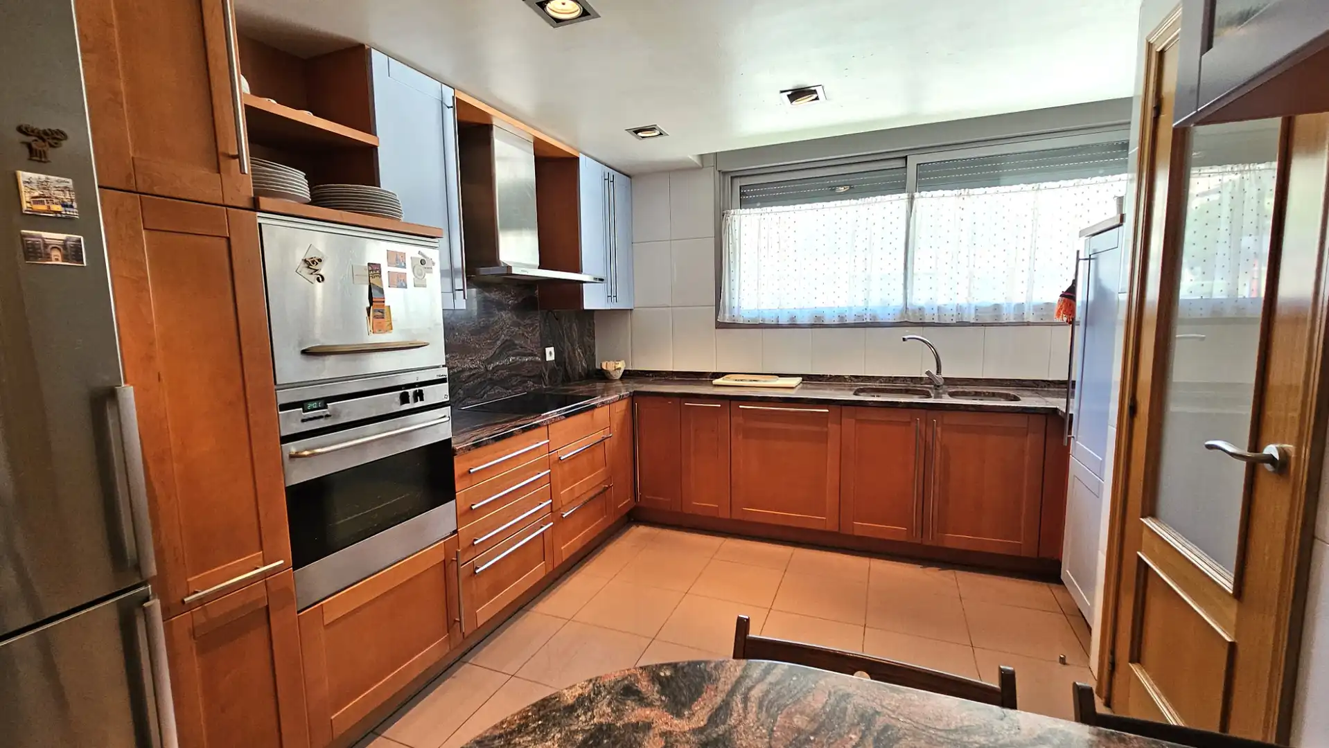 Cocina de Casa adosada en venta en Zaragoza con Aire acondicionado, Calefacción y Jardín privado