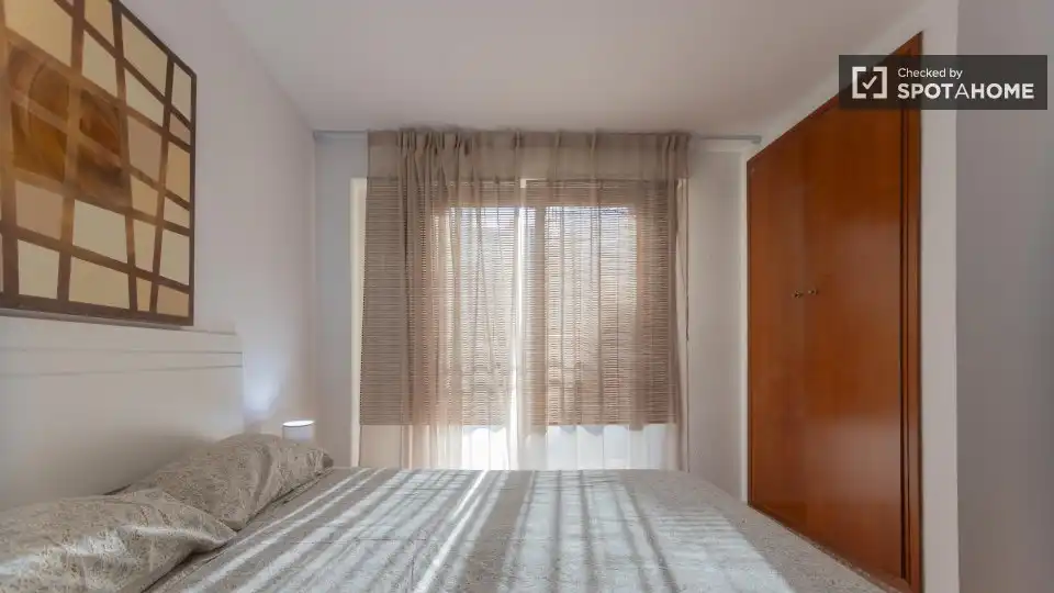 Bedroom of Flat for rent in Valencia  with Air Conditioner, Heating and Furnished