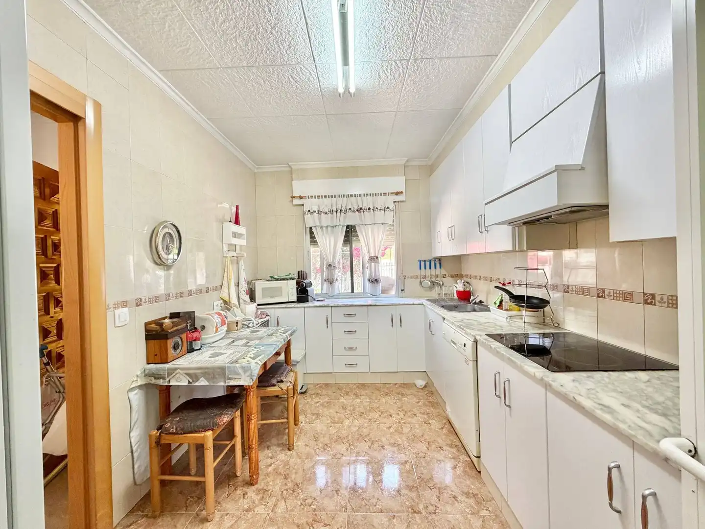 Kitchen of Houses for sale in Mutxamel  with Swimming Pool