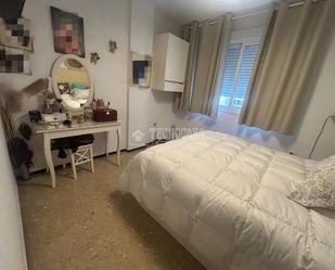 Bedroom of Flat for sale in  Sevilla Capital  with Air Conditioner