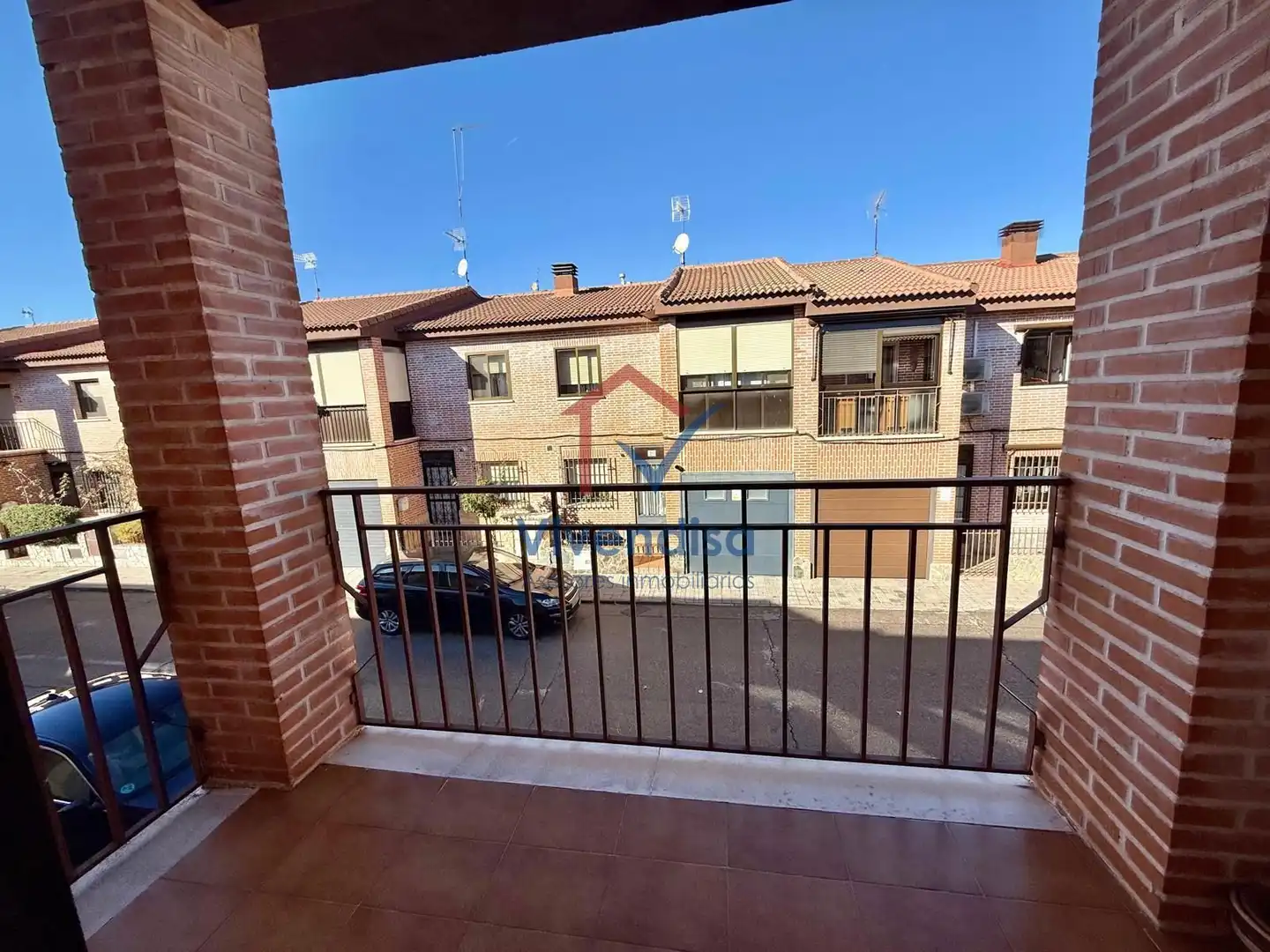 Terrasse von Einfamilien-Reihenhaus zum Verkauf in Marchamalo mit Heizung, Privatgarten und Terrasse