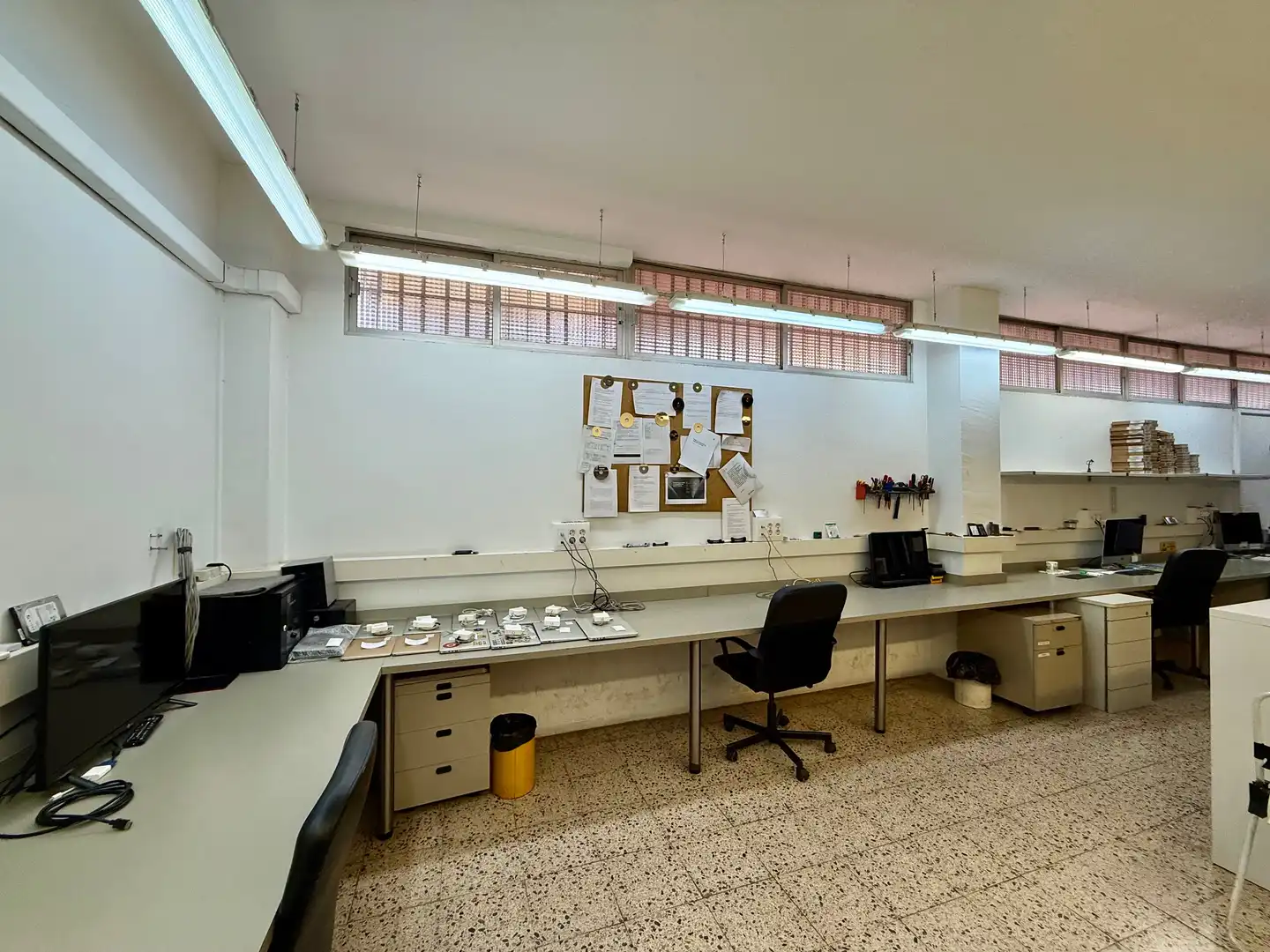 Local en venta en Cornellà de Llobregat