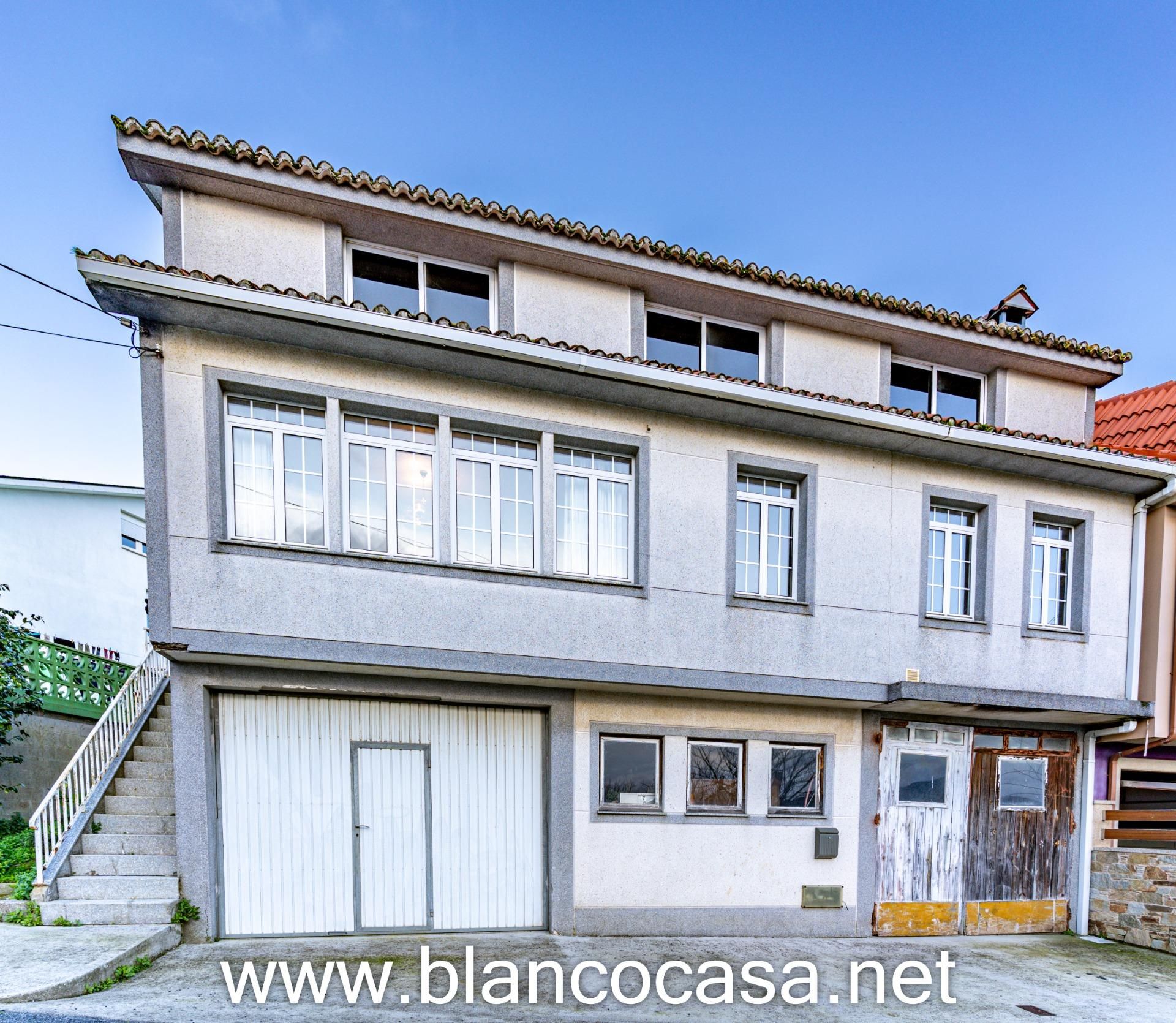 Vista exterior de Finca rústica en venda en Carballo amb Jardí privat i Traster