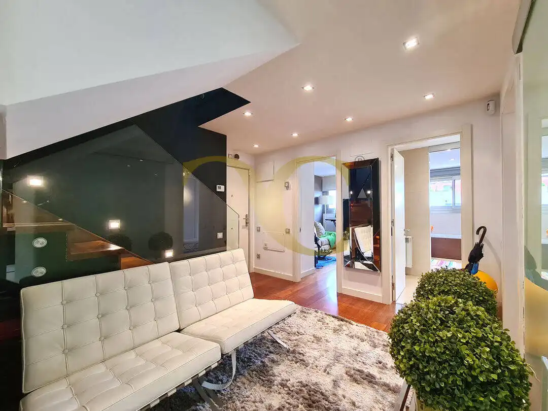 Wohnzimmer von Maisonette zum Verkauf in Oviedo  mit Heizung, Privatgarten und Terrasse