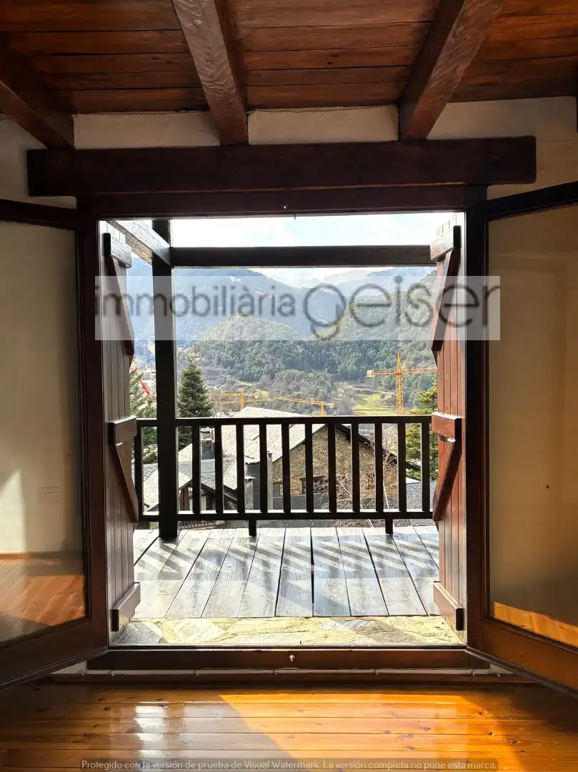 Vista exterior de Dúplex en venta en Ordino con Calefacción, Parquet y Terraza