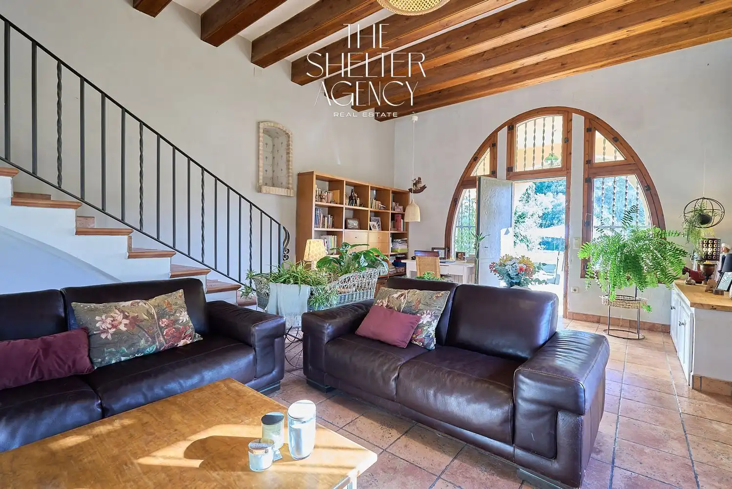 Sala de estar de Finca rústica en venta en Sant Pere de Ribes con Aire acondicionado, Jardín privado y Piscina comunitaria