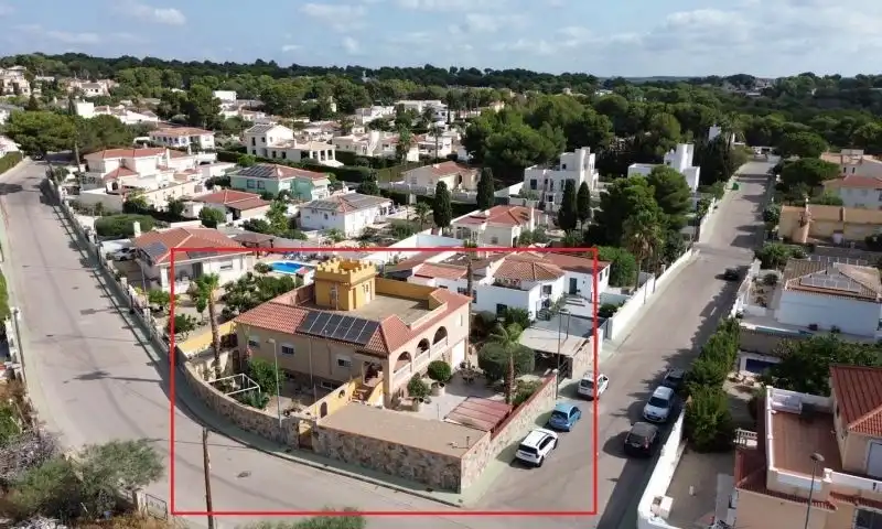 Villa zum Verkauf in Calle  Almendro, imagen 3