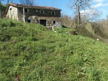 Casa rústica amb jardí en venda a Arredondo
