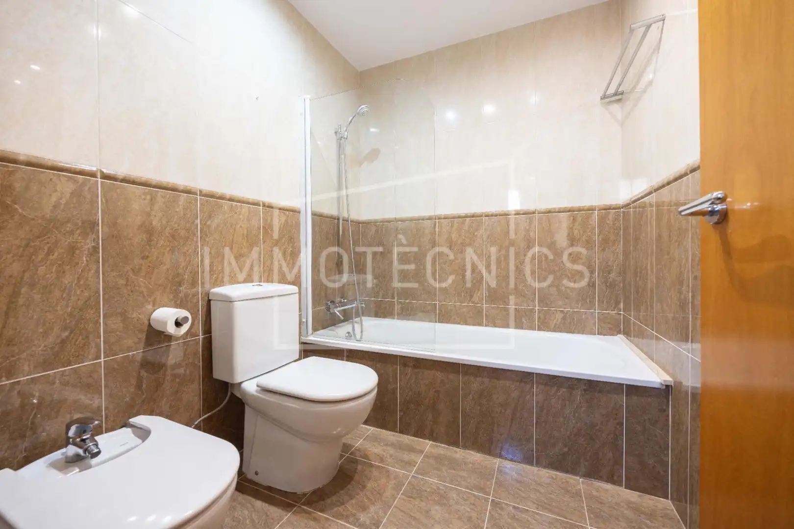 Badezimmer von Einfamilien-Reihenhaus zum Verkauf in La Garriga mit Heizung und Terrasse
