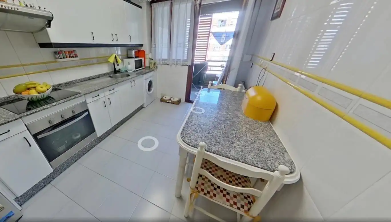 Cocina de Dúplex en venta en Oviedo  con Calefacción, Parquet y Terraza