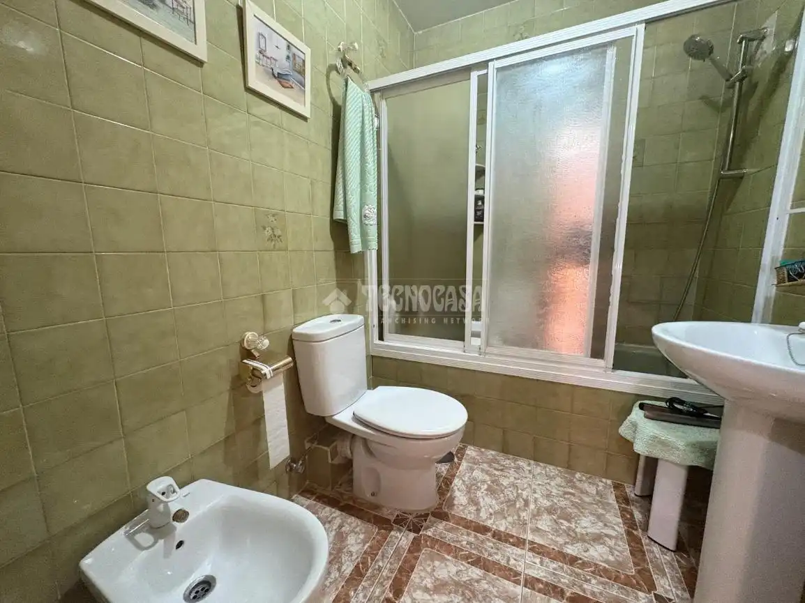 Baño de Casa adosada en venta en Calera y Chozas con Aire acondicionado, Calefacción y Terraza