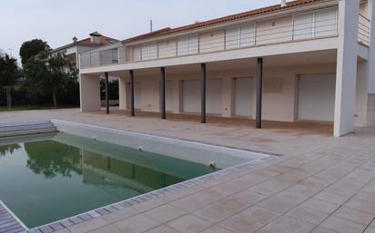 Piscina de Casa o xalet en venda en Vilanova i la Geltrú amb Terrassa, Traster i Balcó