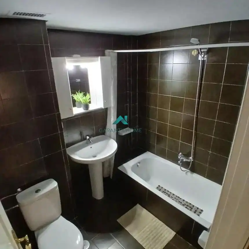 Bathroom of Flat for rent in Jaén  with Air Conditioner and Furnished