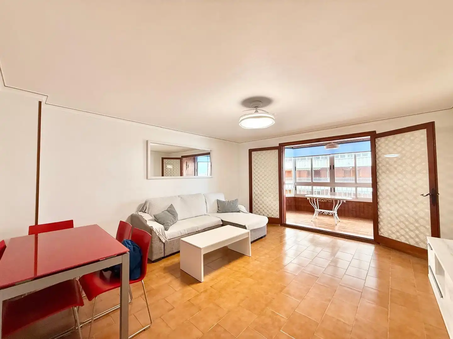Apartment with pool to rent in Playa del Acequión, Náufragos y Rocío del Mar