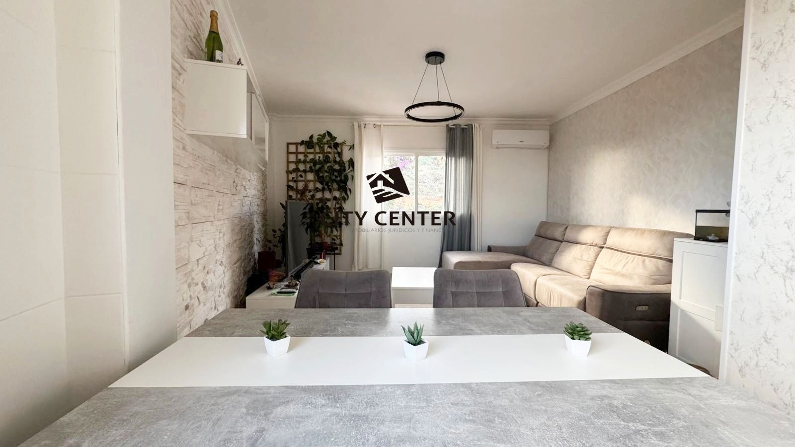 Sala d'estar de Apartament en venda en Granadilla de Abona amb Moblat