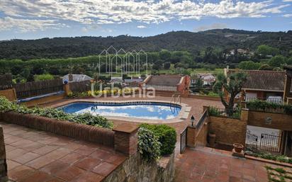 Jardí de Casa o xalet en venda en Arenys de Munt amb Piscina