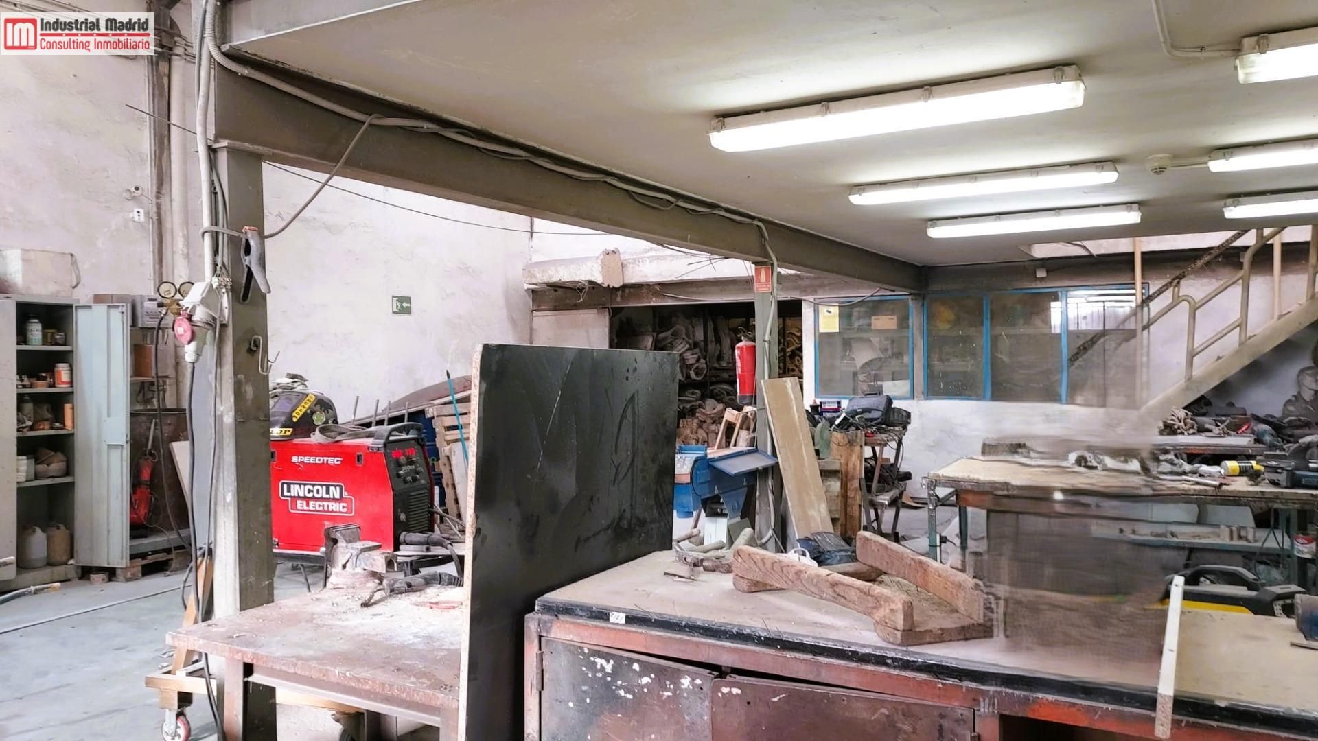 Fabrikhallen zum verkauf in Calle del Nogal, Zona Industrial