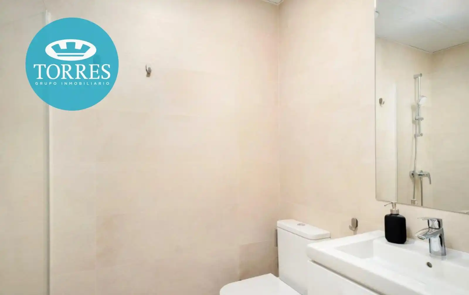 Baño de Piso en venta en Málaga con Aire acondicionado, Amueblado y Piscina comunitaria