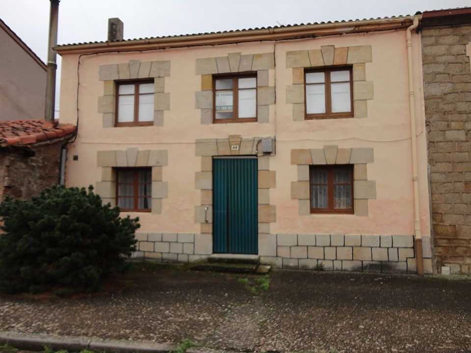 Exterior view of House or chalet for sale in Castrillo de la Reina  with Heating and Storage room