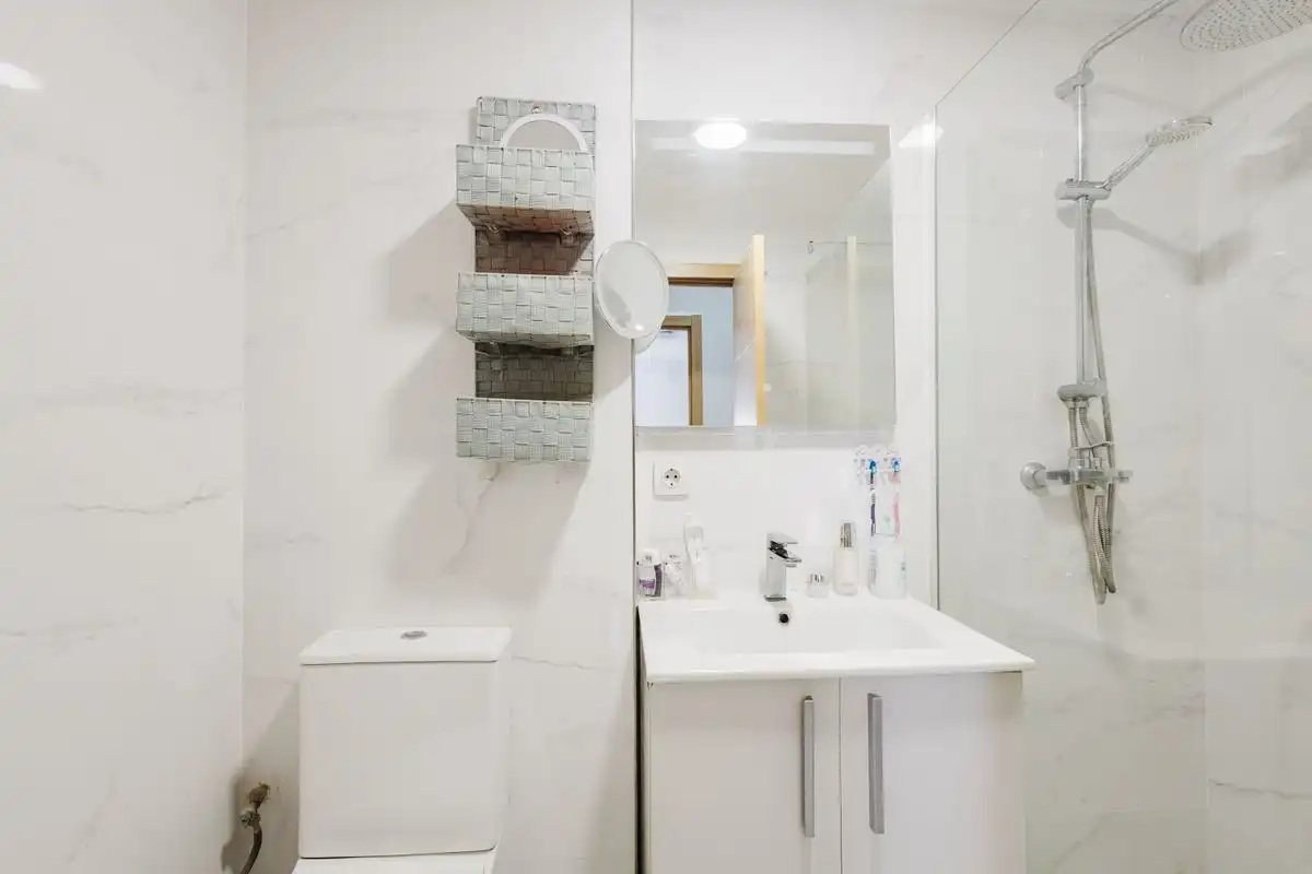 Bathroom of Flat for sale in Mijas  with Air Conditioner and Heating