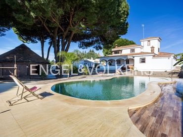Casa con piscina en venta en Los Franceses – La Vega