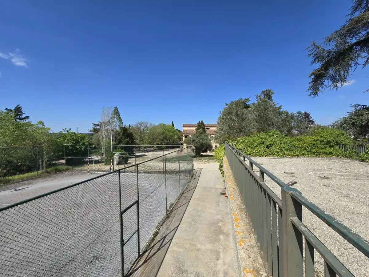 Vista exterior de Finca rústica en venda en La Roca del Vallès amb Terrassa i Balcó