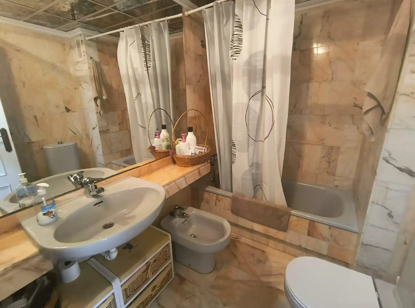Baño de Apartamento en venta en Santa Pola con Jardín privado, Terraza y Amueblado