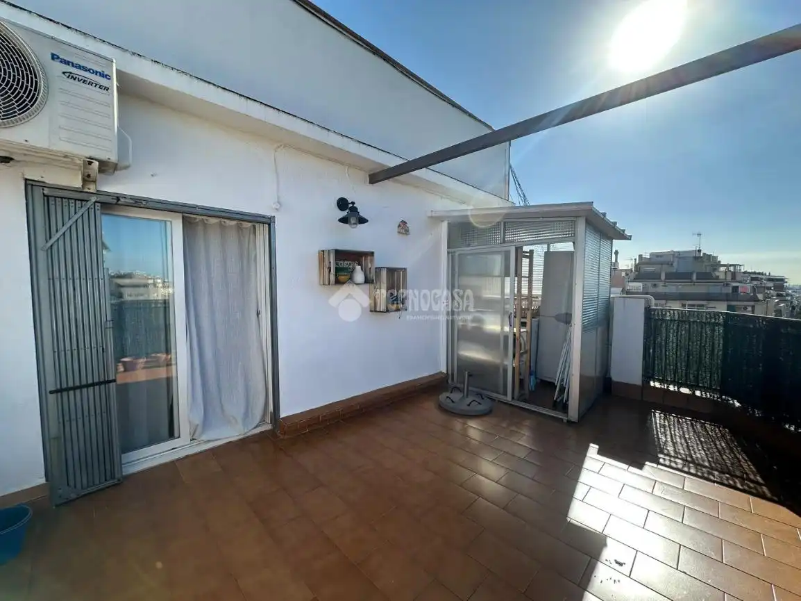 Terraza de Piso en venta en L'Hospitalet de Llobregat con Aire acondicionado, Terraza y Amueblado