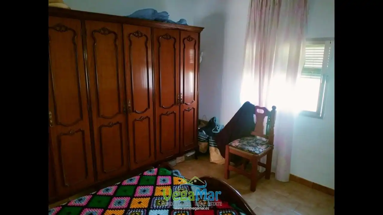 Habitación de Edificio en venta en Nerja
