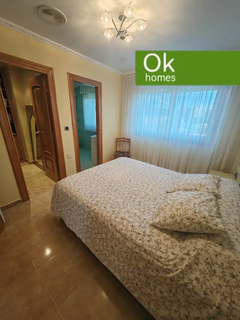Dormitori de Casa o xalet en venda en Melide amb Calefacció, Jardí privat i Parquet