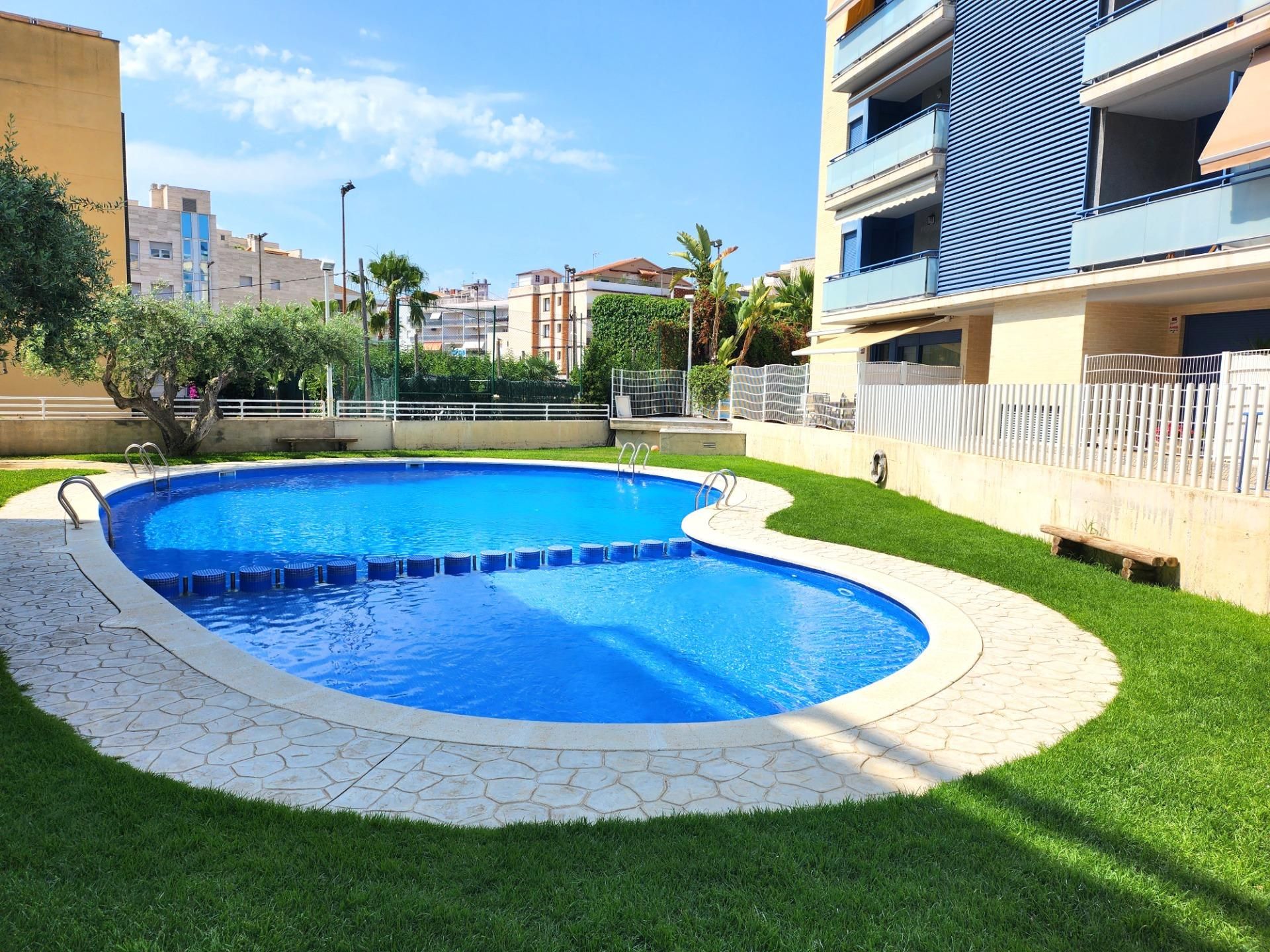 Piscina de Planta baixa en venda en Torredembarra amb Aire condicionat, Calefacció i Terrassa