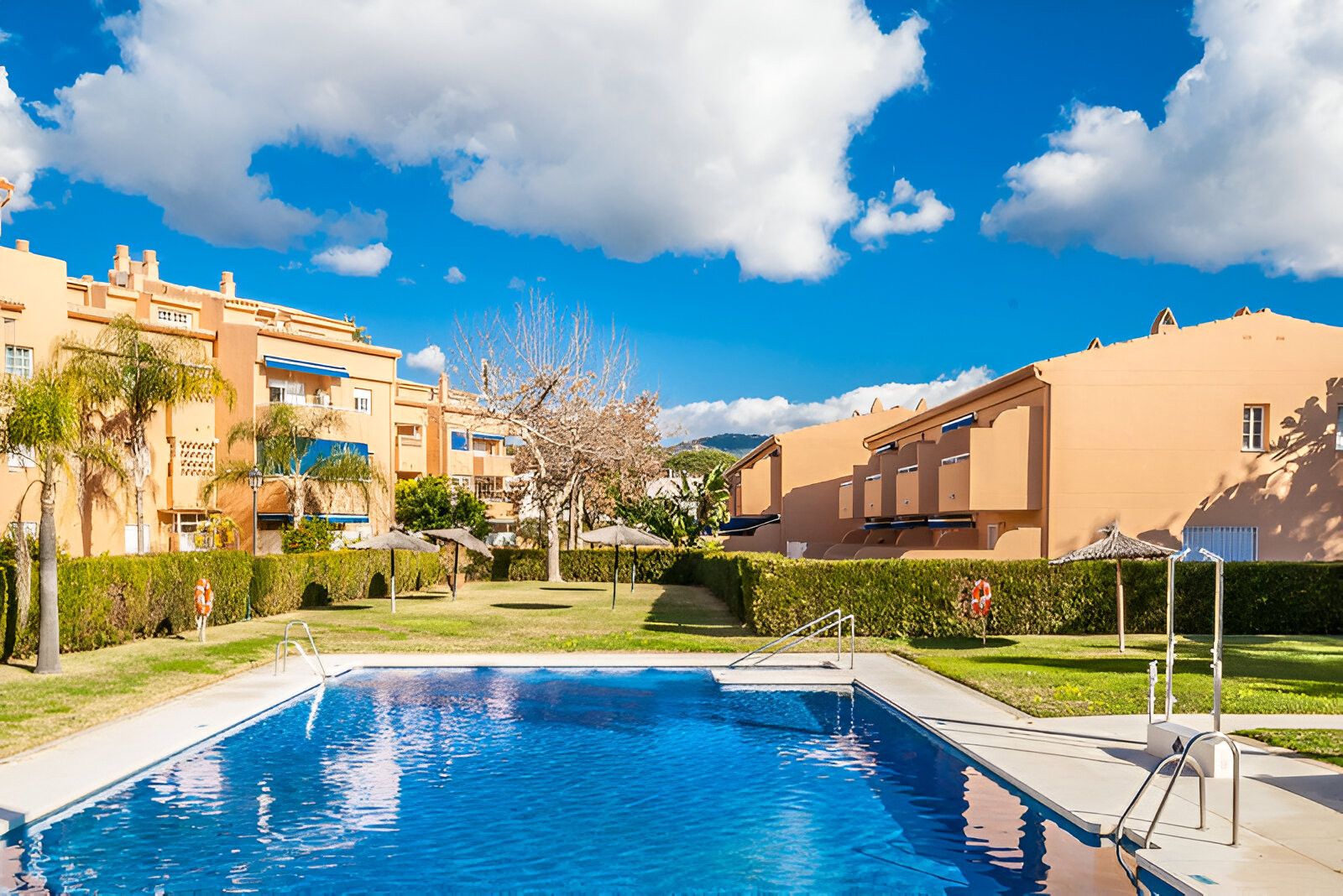 Exterior view of Apartment for sale in Marbella  with Air Conditioner, Terrace and Swimming Pool