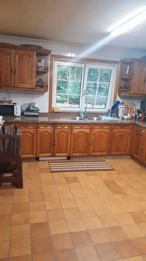 Cocina de Casa o chalet en venta en Pontevedra Capital  con Calefacción, Jardín privado y Terraza