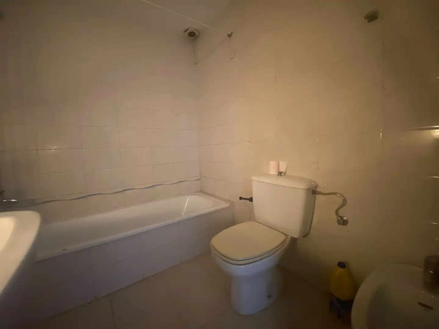 Baño de Casa adosada en venta en Girona con Calefacción, Jardín privado y Terraza
